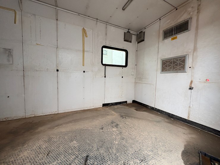 2015-ameritrail-40’-x-100”-t/a-gooseneck-trailer-image-4