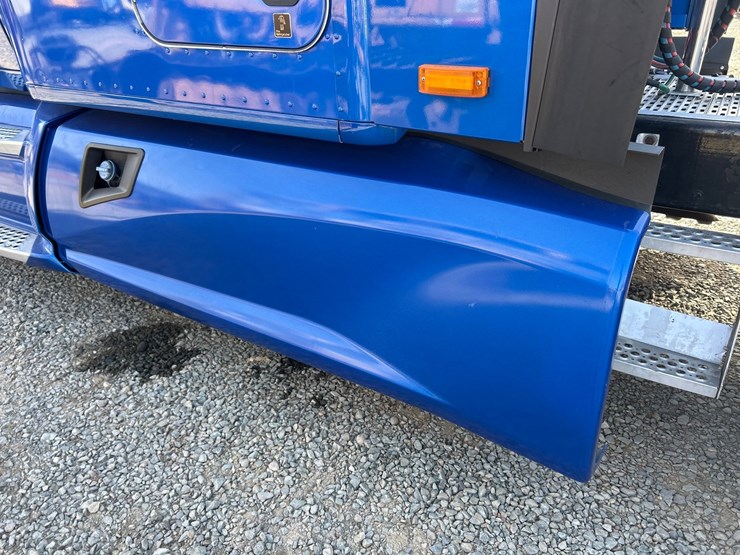 2018-kenworth-t680-image-39