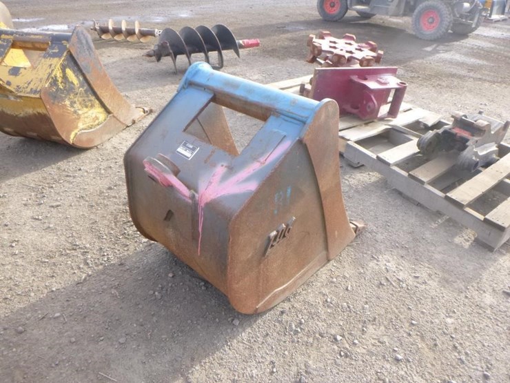 tag-23"-excavator-bucket-w/teeth-image-3