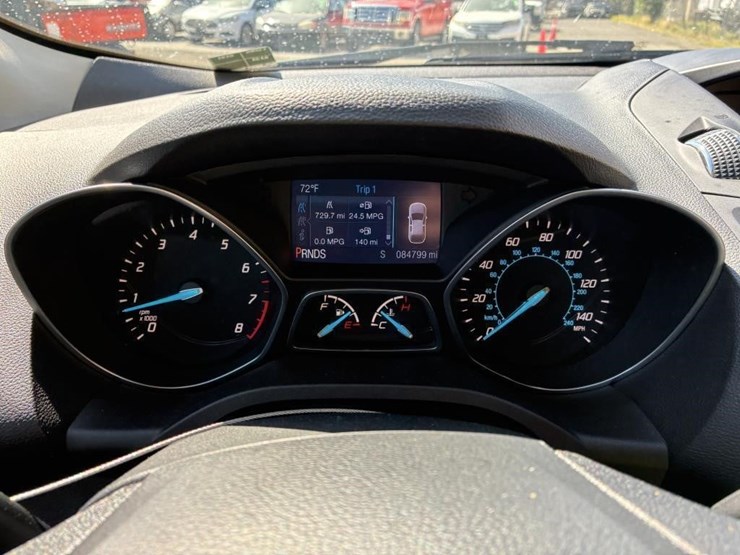 2015-ford-escape-se-image-16