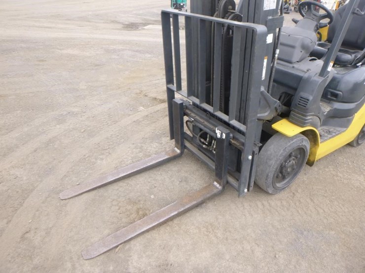 komatsu-fg25st-16-image-9