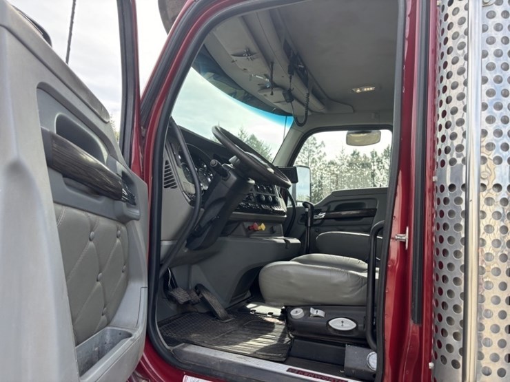2019-kenworth-t880-image-34