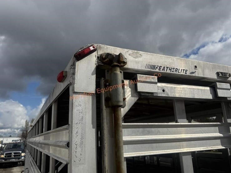 1996-featherlite-8120-image-8