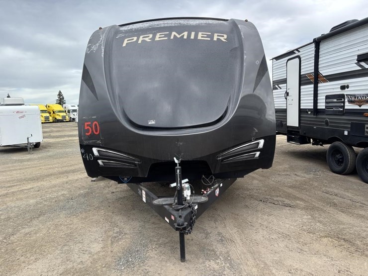 2020-premier-bl24rkpr20-travel-trailer-image-6