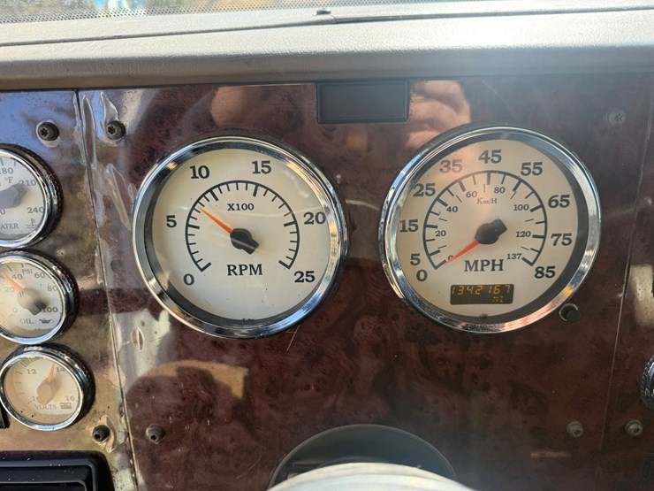 #1262-•-2004-international-9400i-6x4-sleeper-cab-truck-tractor-image-75