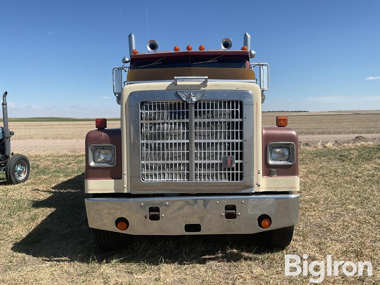 1984-international-durastar-4300-image-2