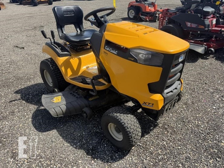 2018-cub-cadet-xt1-lt42-image-2