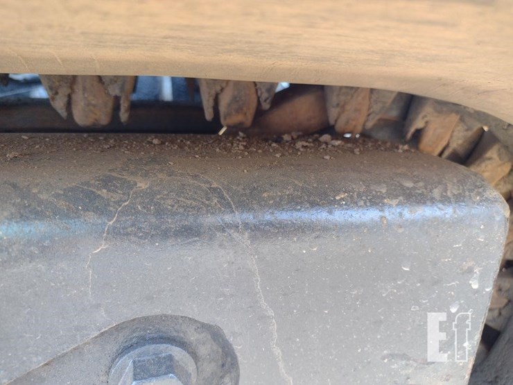 2009-bobcat-t320-image-27