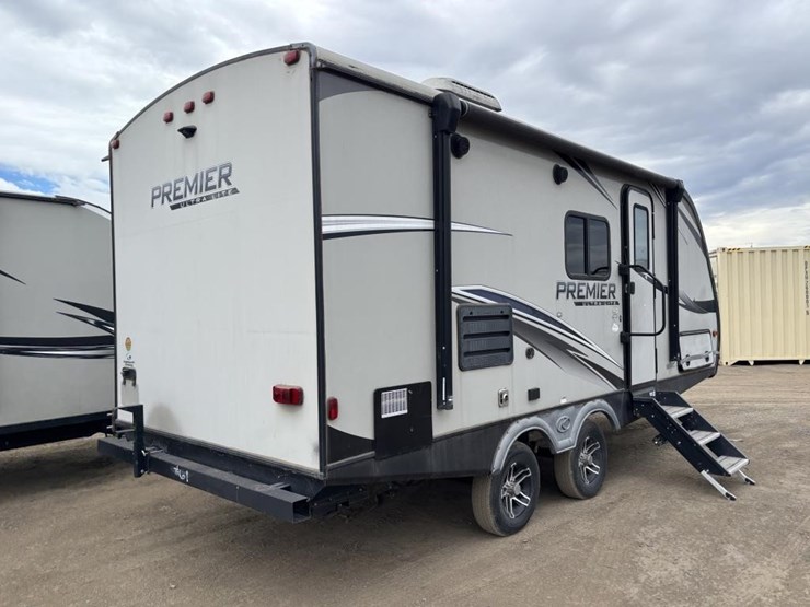 2020-premier-bl19fbpr20-travel-trailer-image-3