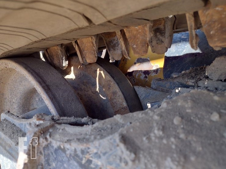 2022-deere-333g-image-15