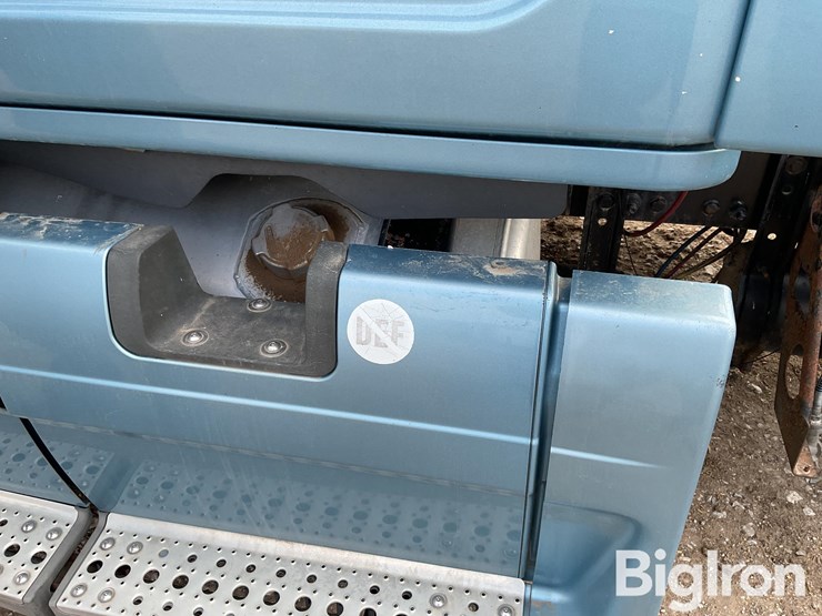 2012-freightliner-cascadia-113-image-11