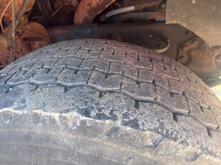 1996-ford-l9000-image-104