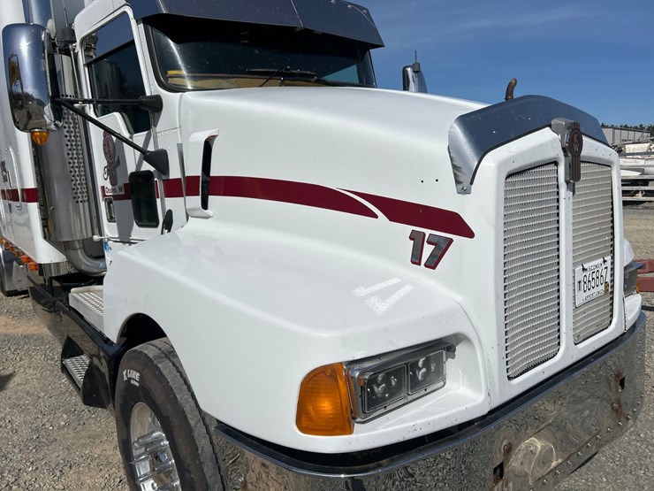 1999-kenworth-t600-image-10