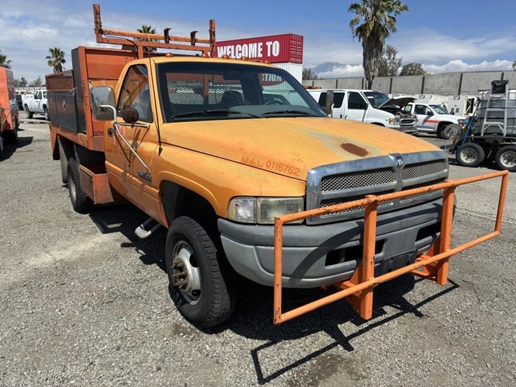 1996-dodge-ram-3500-image-2