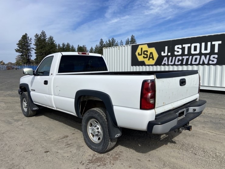 2005-chevrolet-silverado-2500hd-image-3