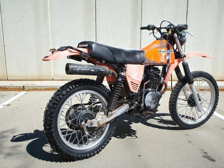 kawasaki-kl250-motorcycle-image-3