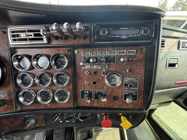 2006-kenworth-t880-image-37