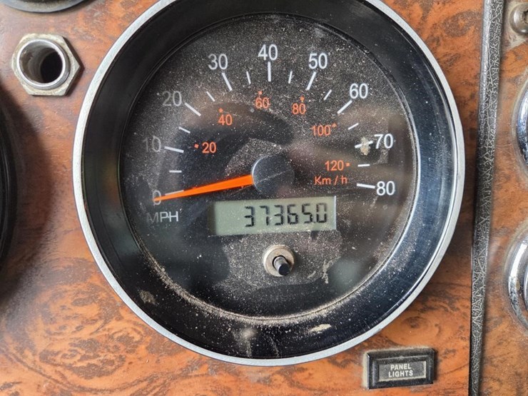 1999-kenworth-t800-image-6