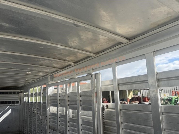 1996-featherlite-8120-image-19