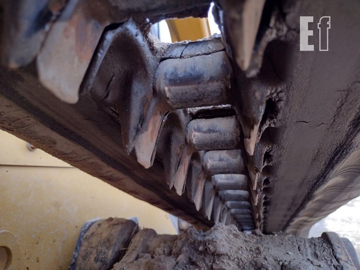 2020-caterpillar-259d3-image-24