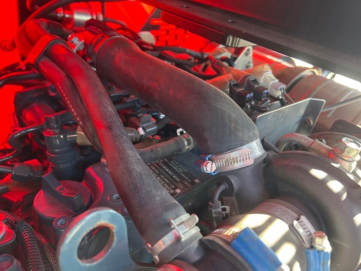 2023-massey-ferguson-8-image-33