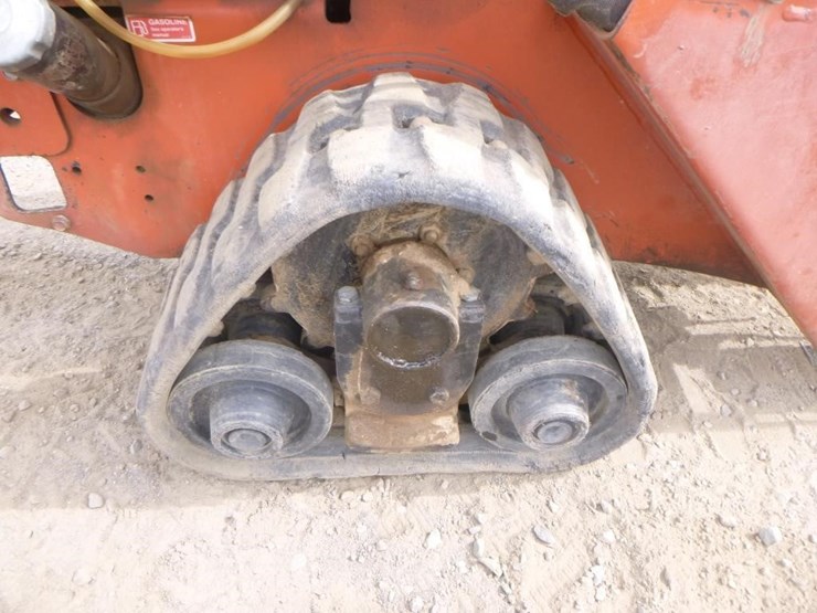 2011-ditch-witch-rt24-image-18