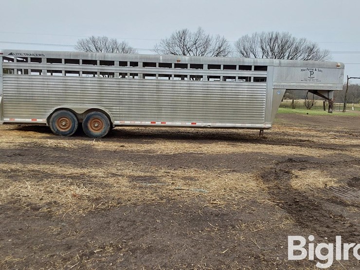 2007-elite-26'-t/a-aluminum-livestock-trailer-image-4