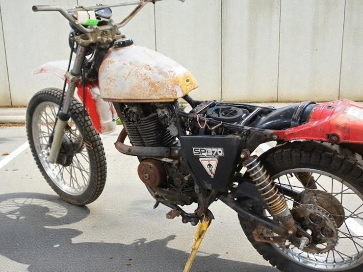 1978-suzuki-sp370-motorcycle-image-6