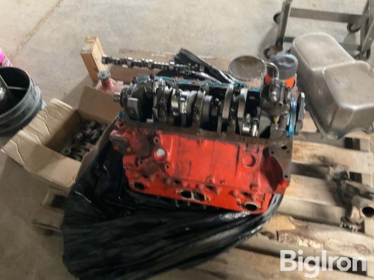 gm-small-block-v-8-gas-engine-image-6