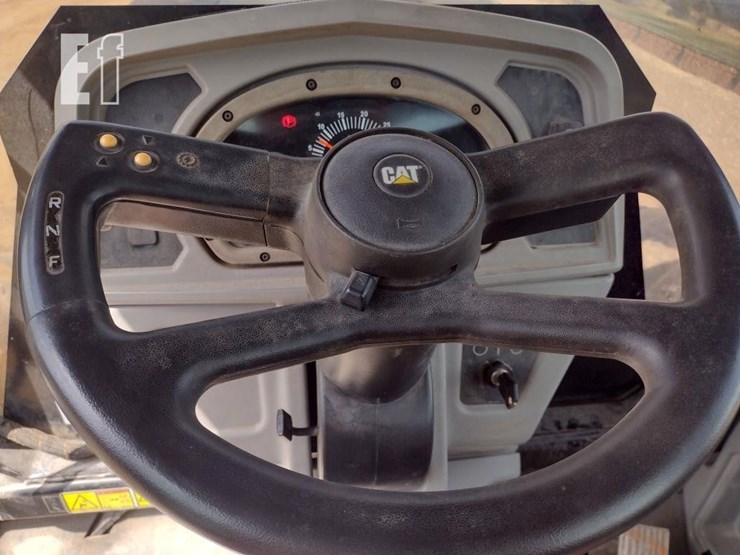 2011-caterpillar-525c-image-12