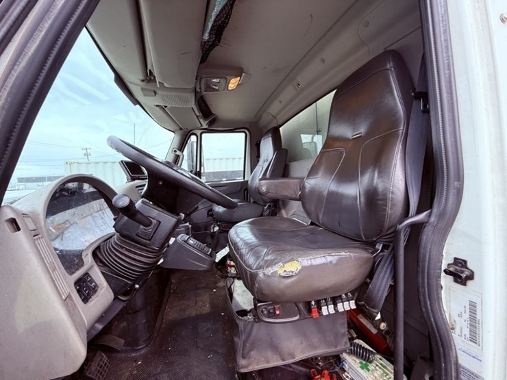 2013-international-7400-image-20