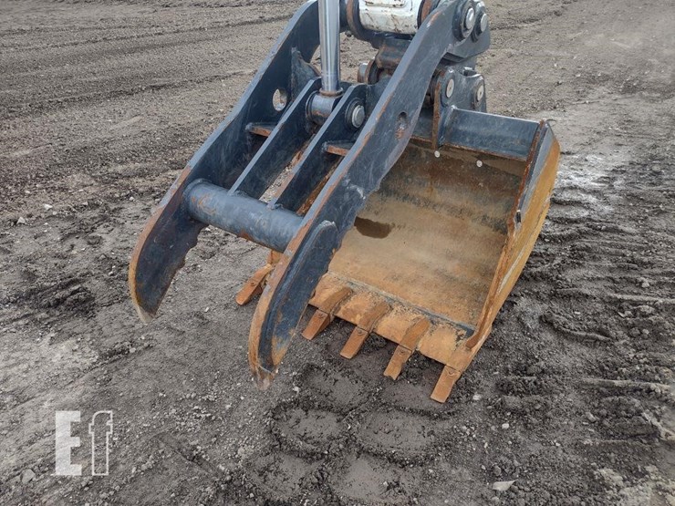 2020-bobcat-e85-image-29