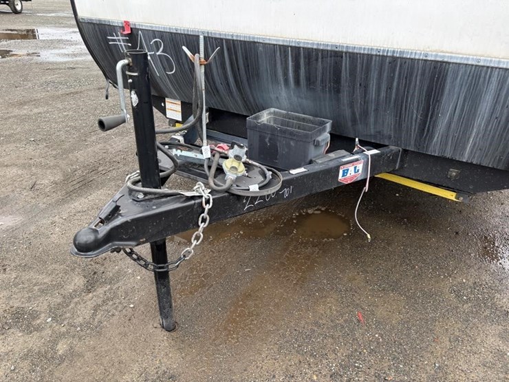 2020-bullet-bl2200bh20-travel-trailer-image-7