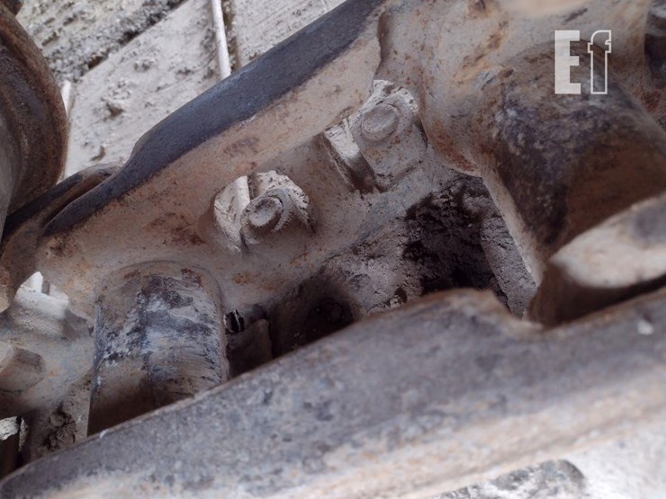 2015-case-cx250c-image-14