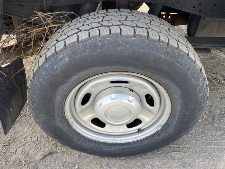 2015-ford-f250-xl-image-30