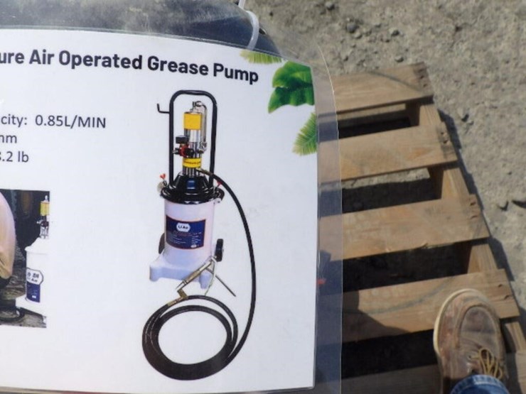 high-pressure-air-operated-grease-pump-image-6