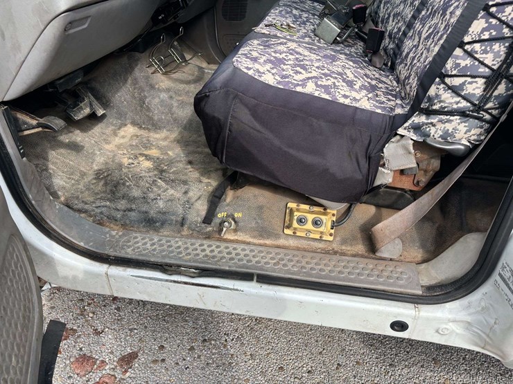 2001-ford-f550-image-21