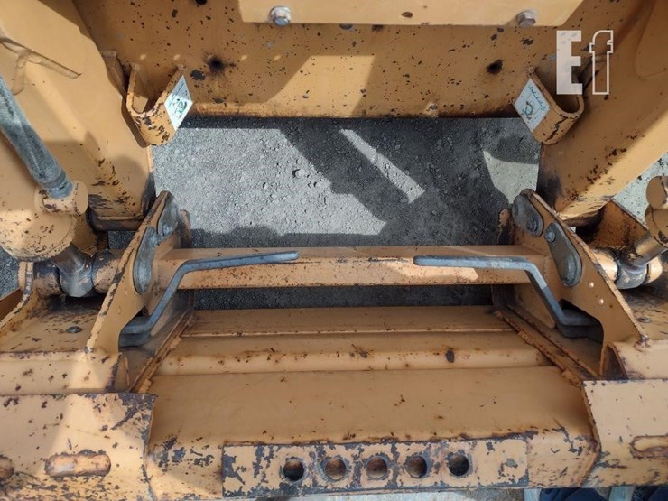 2001-case-60-xt-image-27