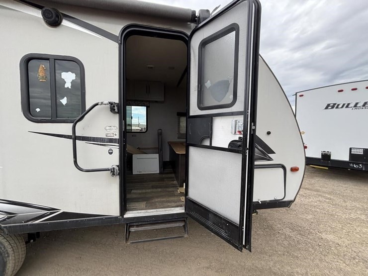 2020-bullet-bl1700bh20-travel-trailer-image-21