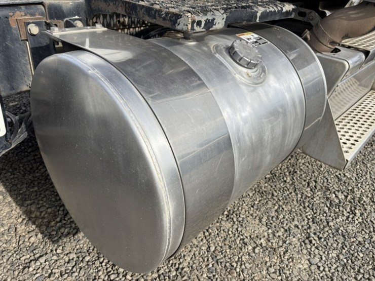 2019-kenworth-t880-image-32