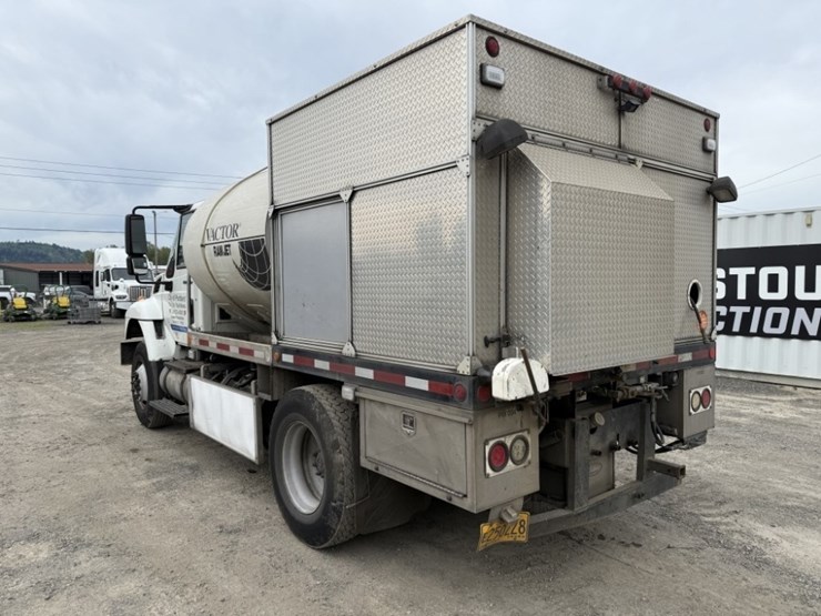 2013-international-7400-image-6