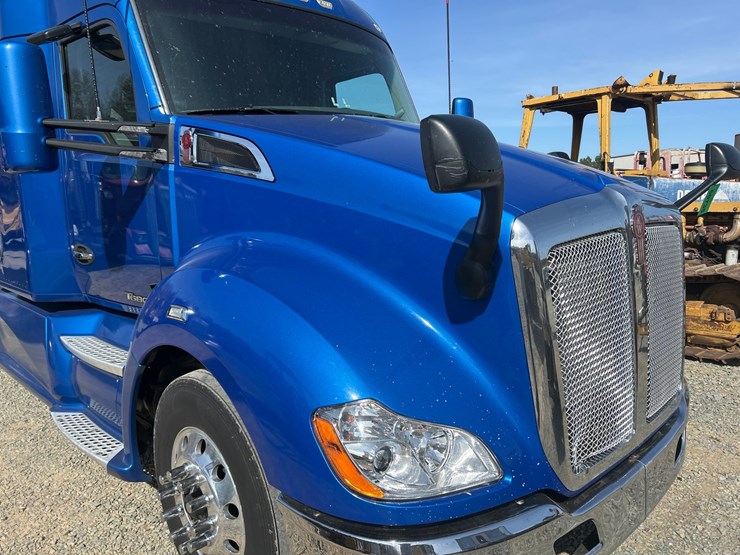 2018-kenworth-t680-image-18