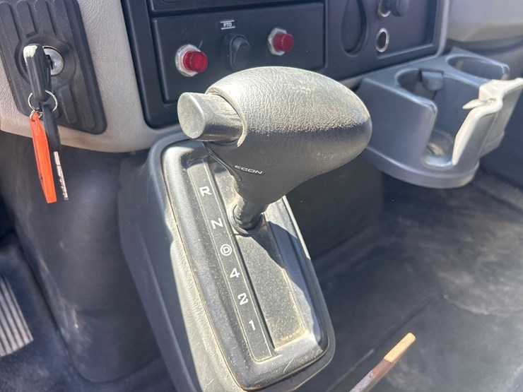 2013-international-durastar-4300-image-61