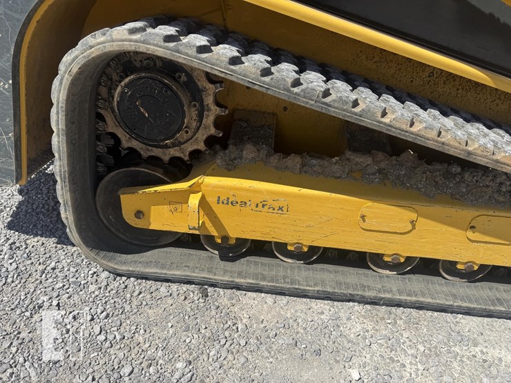 2019-gehl-vt320-image-7