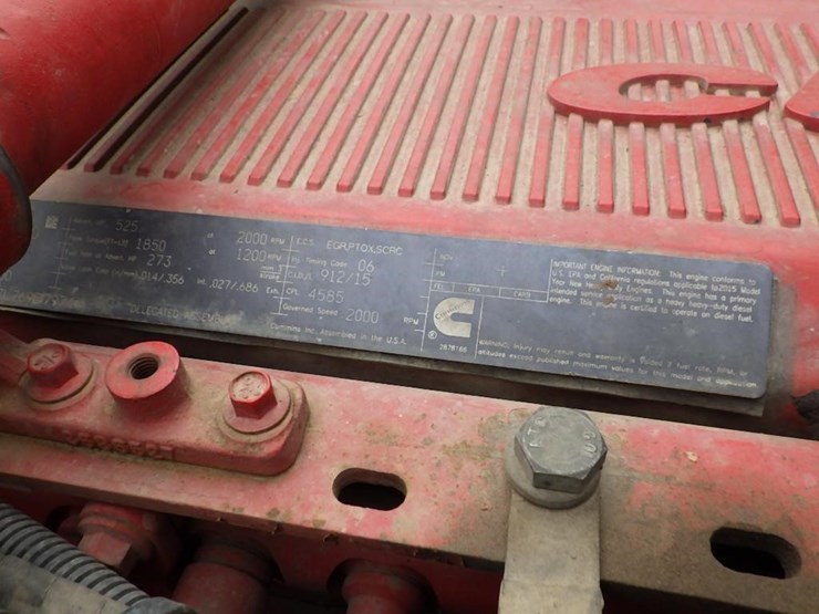 2016-peterbilt-3-axle-logging-truck-image-72