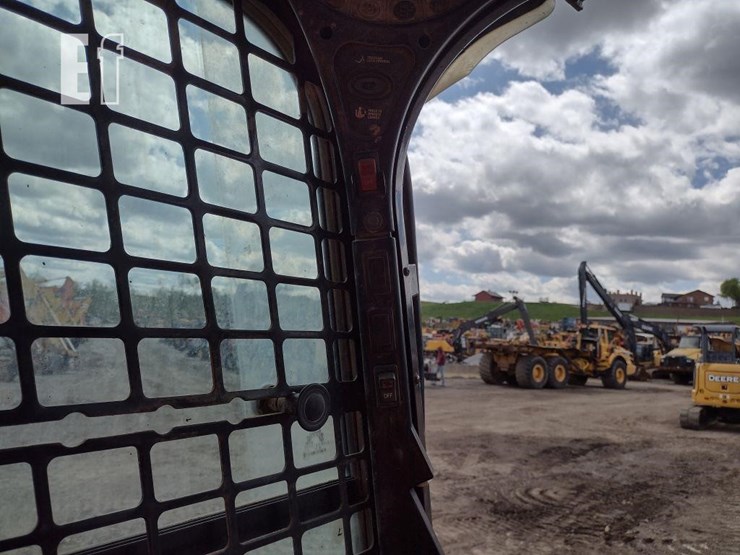 2013-bobcat-t770-image-10