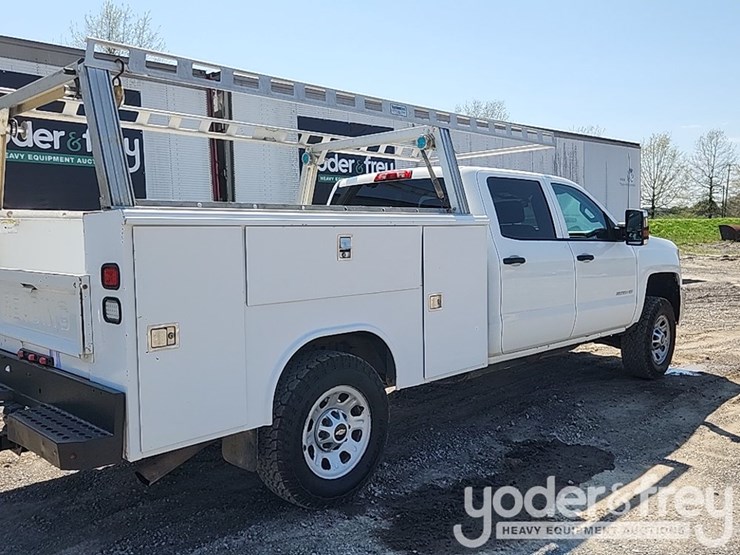 2016-chevrolet-silverado-3500hd-image-10