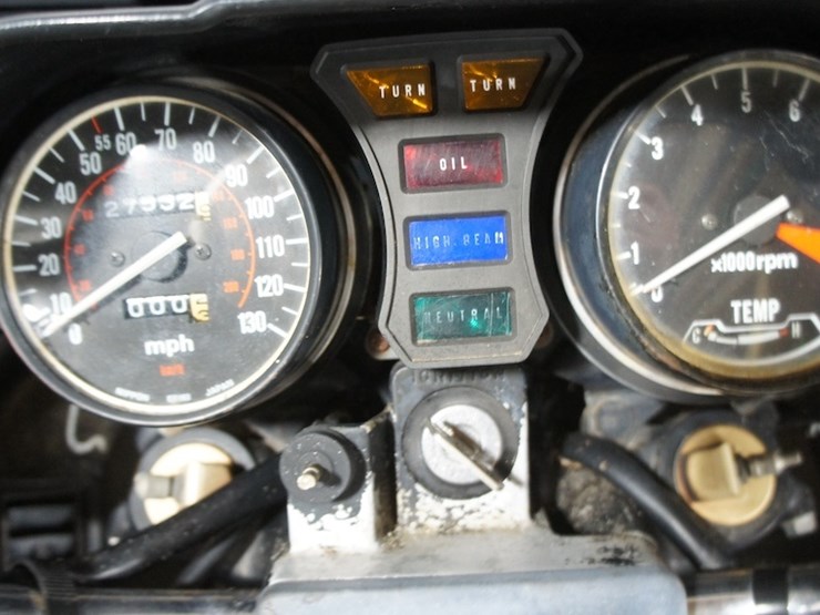 1983-honda-gl650-silver-wing-motorcycle-image-7