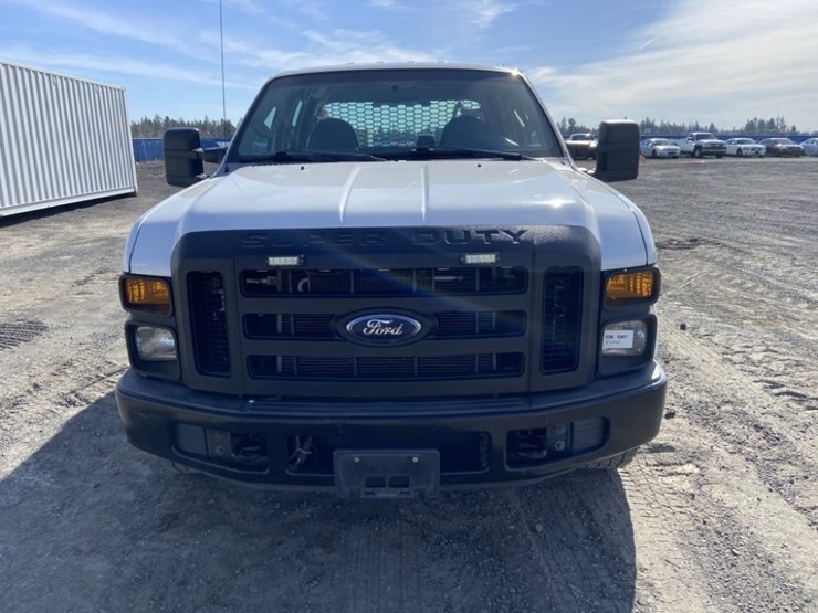 2010-ford-f250-xl-image-8