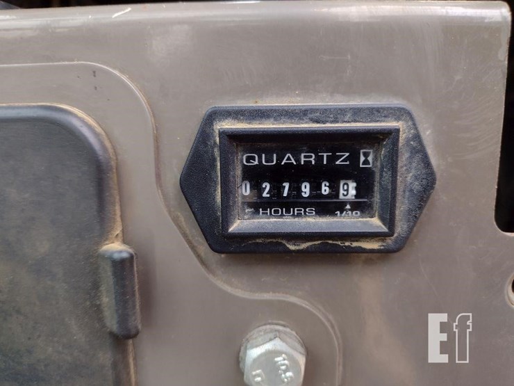 2017-case-cx36b-image-6